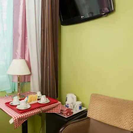 Club246 Saint Martin Bed & Breakfast Paris